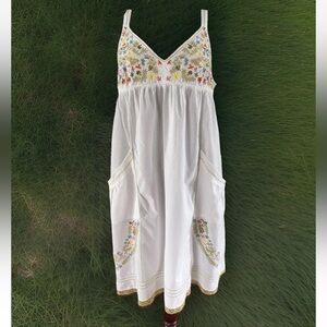 Sundance Embroidered Sundress White Cotton Lace Adjustable Straps Pockets Sz L
